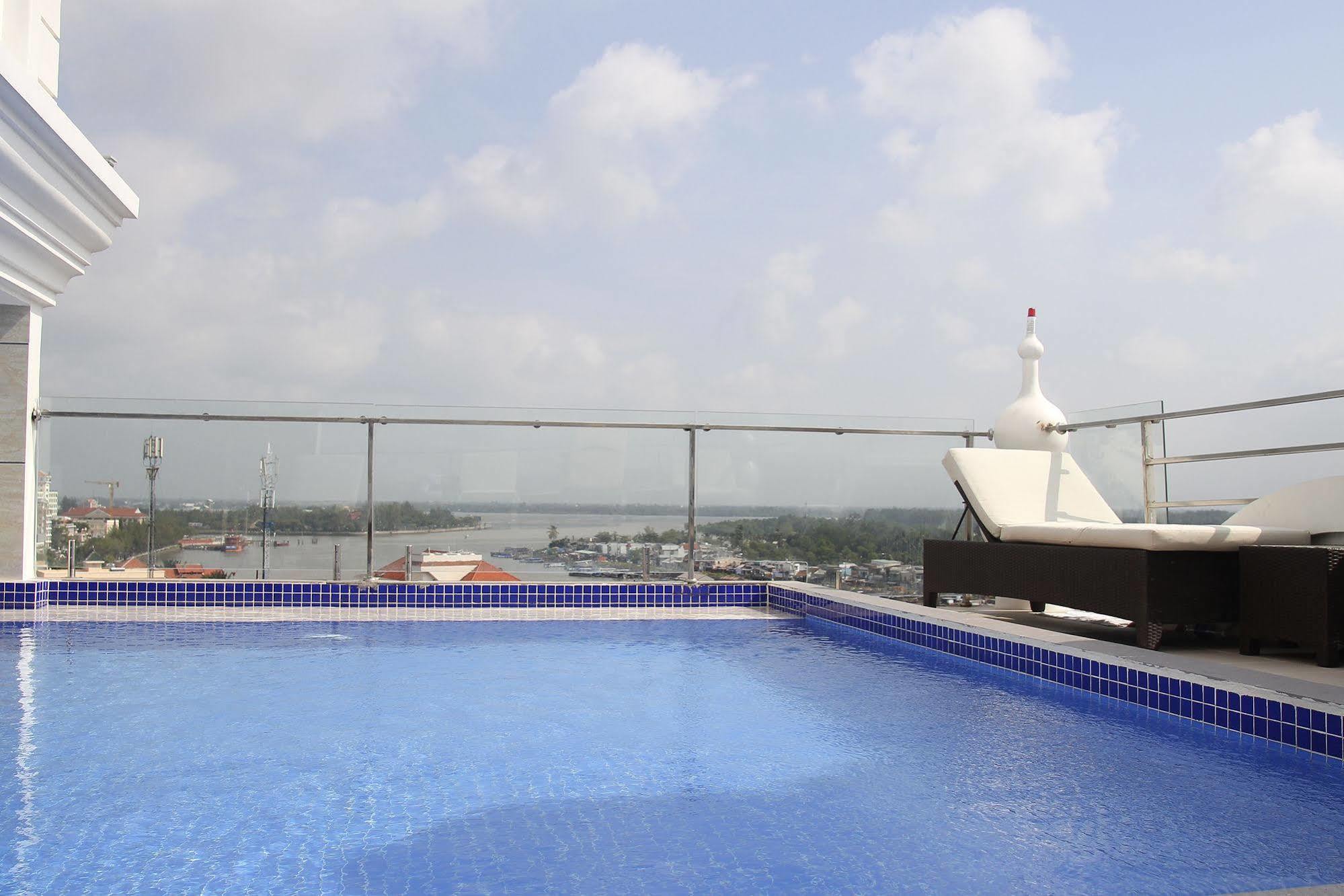 West Hotel Кан То Екстериор снимка